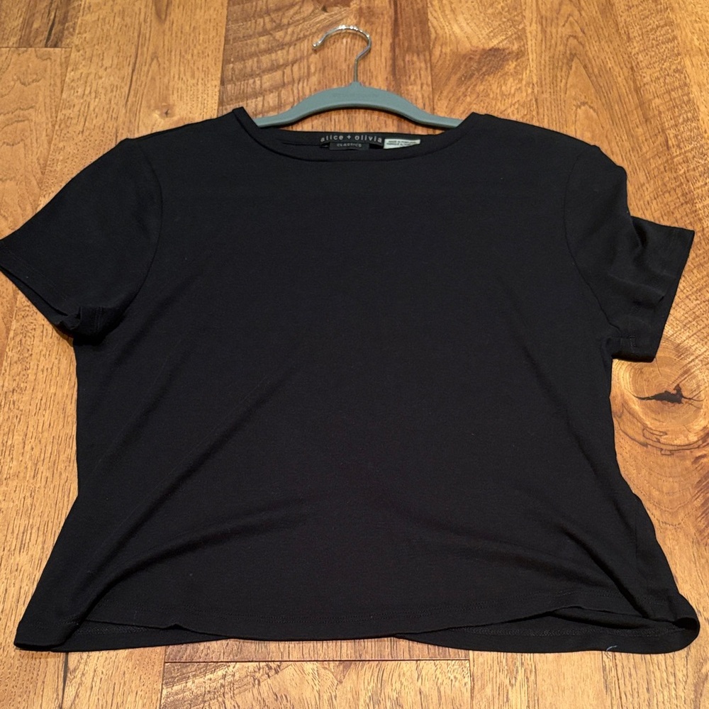 Alice + Olivia Black Short Sleeve Tee